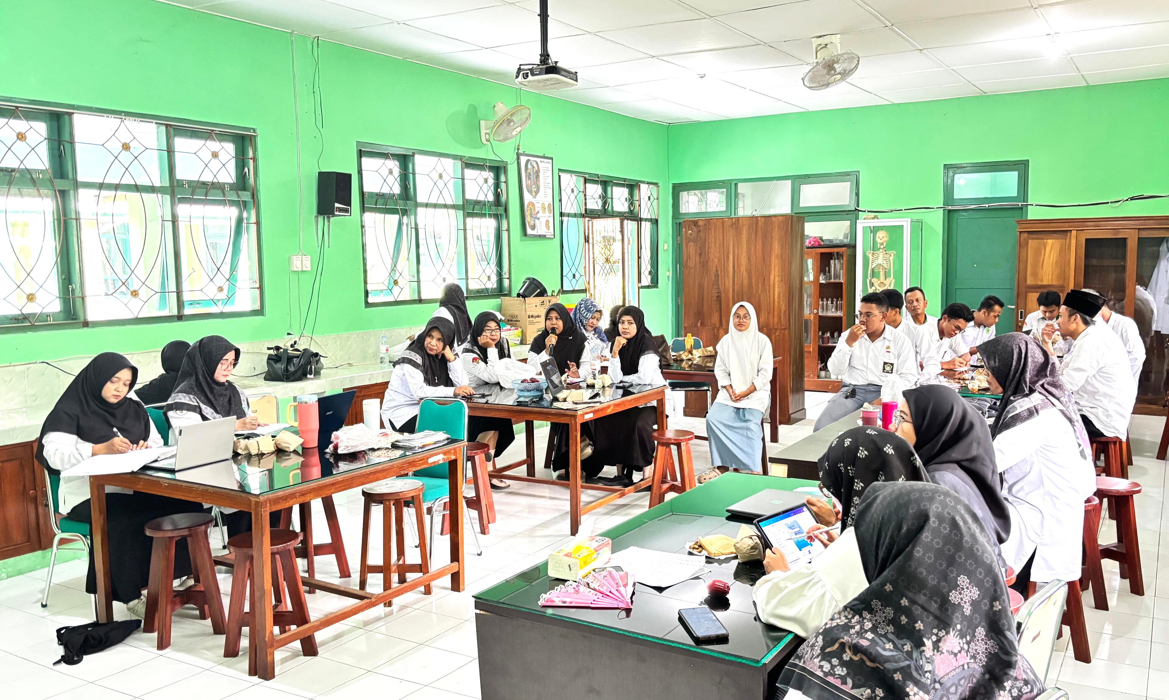 Pastikan Acara Berjalan Khidmat, Panitia Penyerahan Murid MAN 4 Bantul Gelar Rakor Final