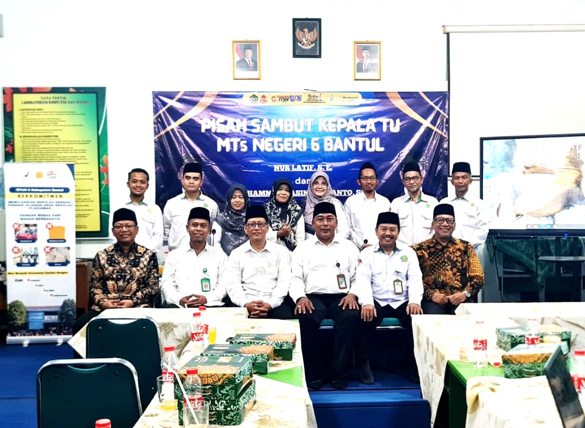 Penuh Kekeluargaan, MAN 4 Bantul Antar Kepala Tata Usaha ke Tempat Tugas Baru