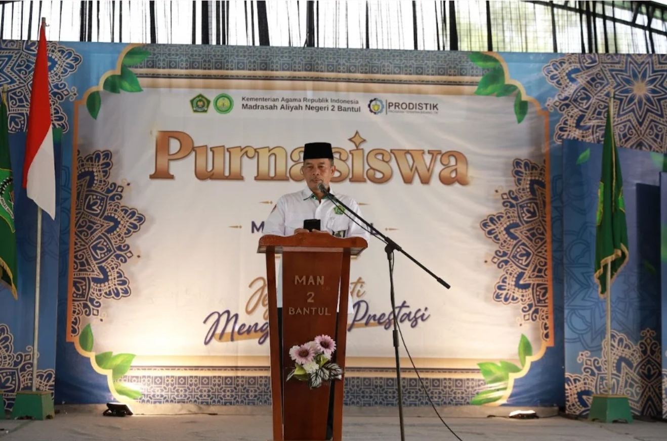 Kabid Dikmad Kanwil Kemenag DIY Sidik Pramono Beri Pesan Inspiratif untuk Wisudawan MAN 2 Bantul