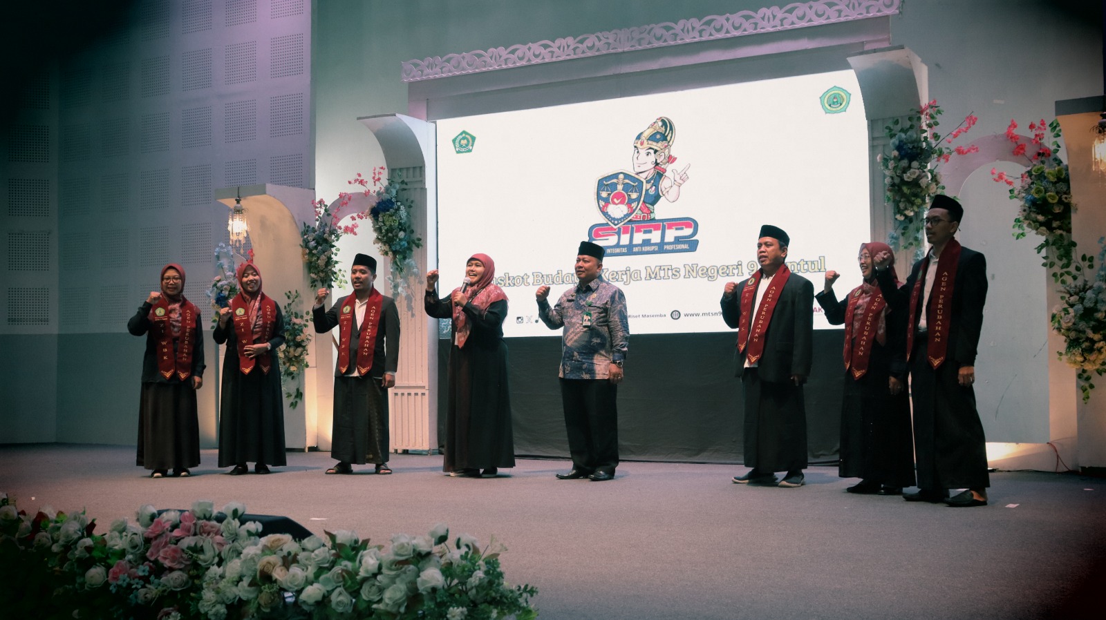 Maskot “SIAP” Diluncurkan di Semesta HUT ke-17 MTsN 9 Bantul
