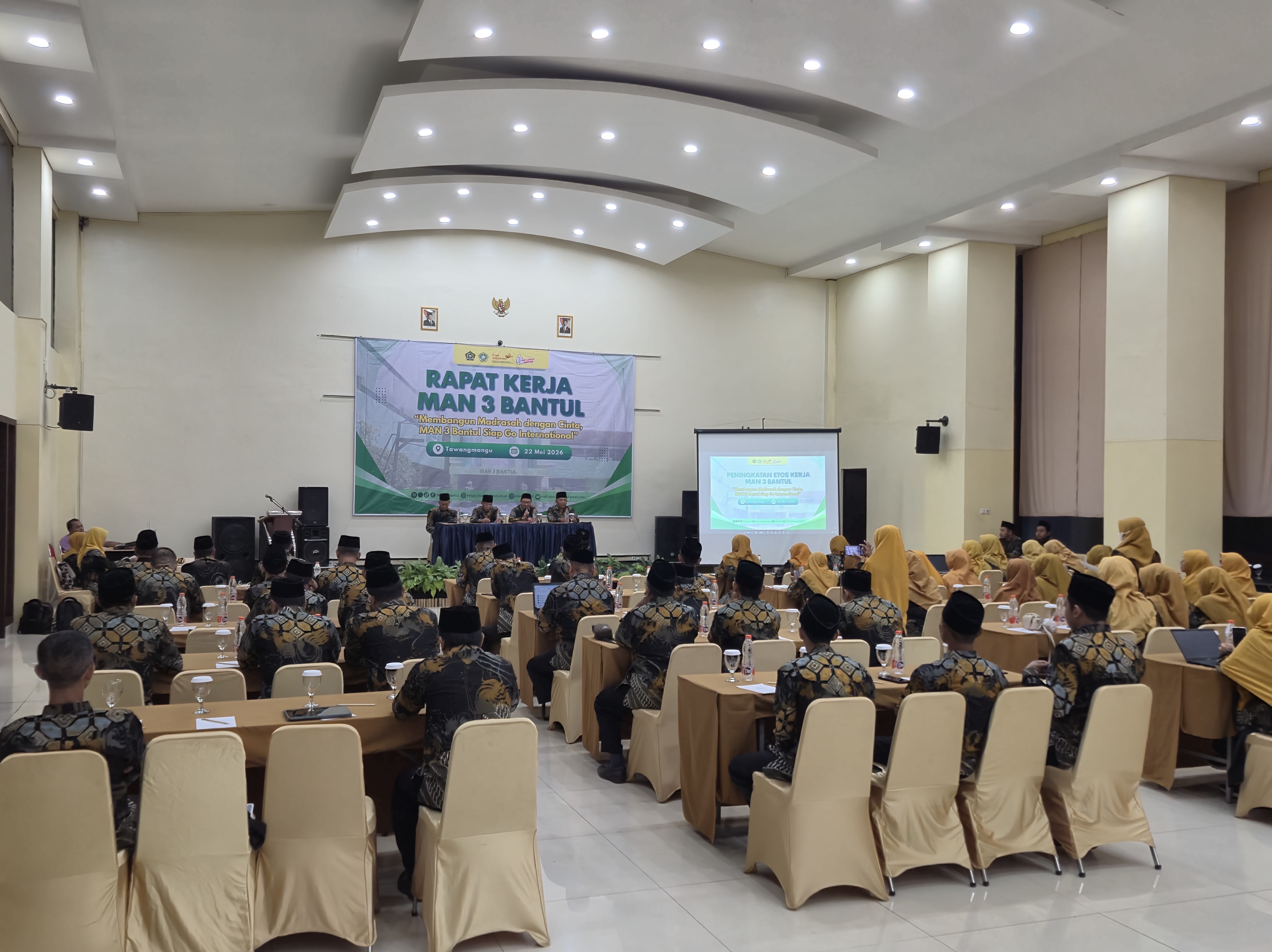 Kegiatan Rapat Kerja Man 3 Bantul Membangun Madrasah dengan Cinta MAN 3 Bantul Siap Go Internasional