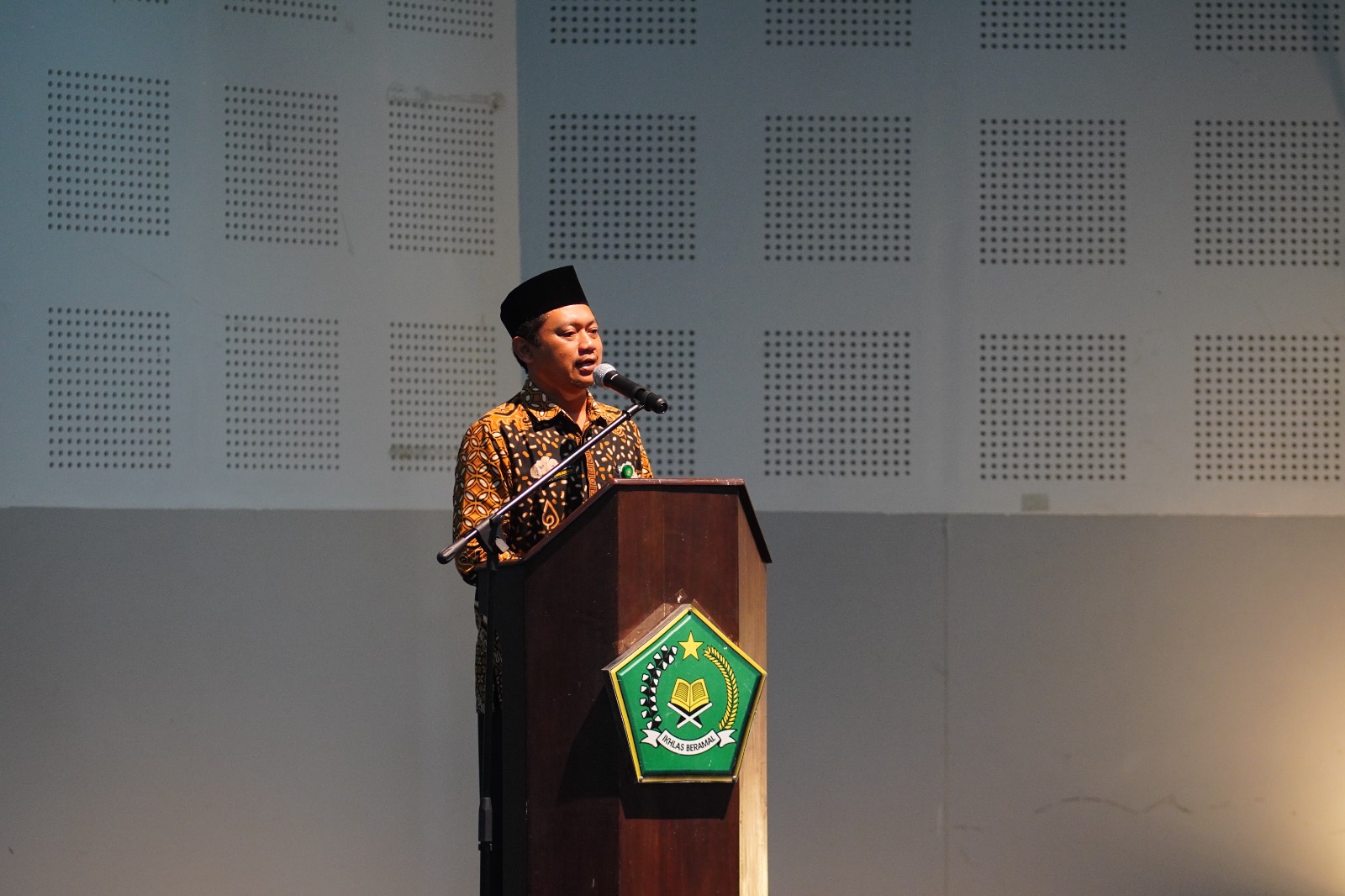 Wisuda Tahfizh MTsN 9 Bantul, Kasi Dikmad Kemenag Bantul Isi Tausiyah dan Pimpin Doa
