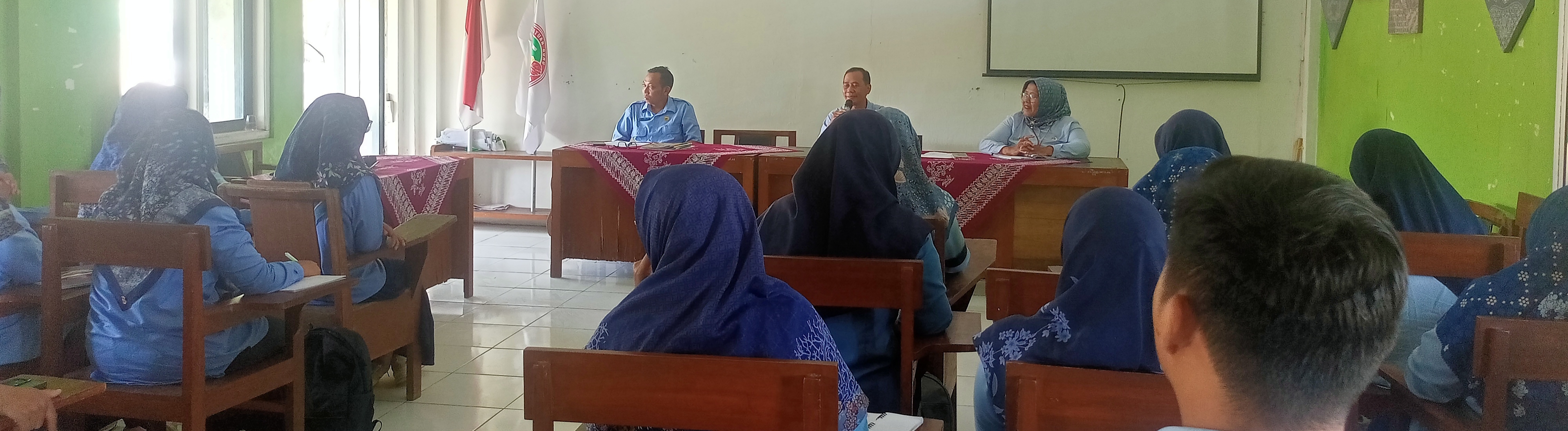 Dua Guru MIN 2 Bantul Hadiri Rapat Rutin KKG Imogiri untuk Perkuat Inovasi Pembelajaran 