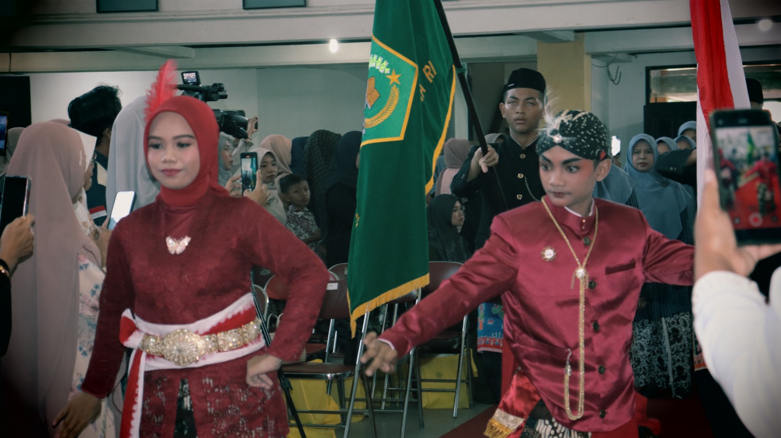 Kirab Meriah Awali Haflah Muwada’ah MTsN 9 Bantul Tahun Ajaran 2025/2026