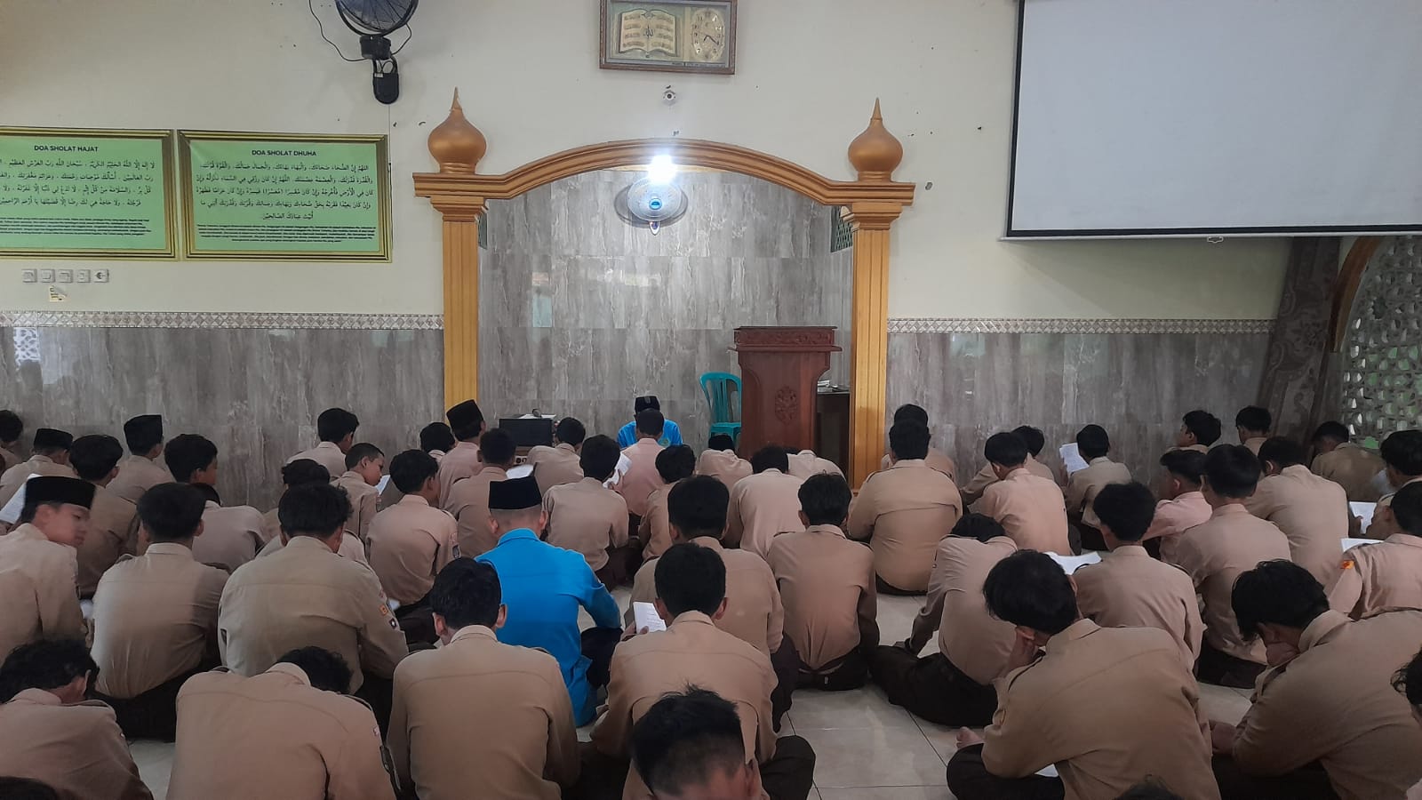 Jumaria MTsN 9 Bantul Gaungkan Zikir dan Doa, Perkuat Karakter Generasi Berakhlak Mulia