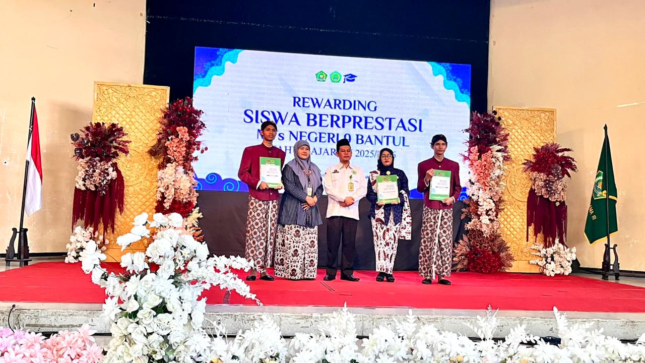 Tiga Siswa MTsN 9 Bantul Raih Nilai TKA Terbaik, Bukti Ketekunan dan Kerja Keras
