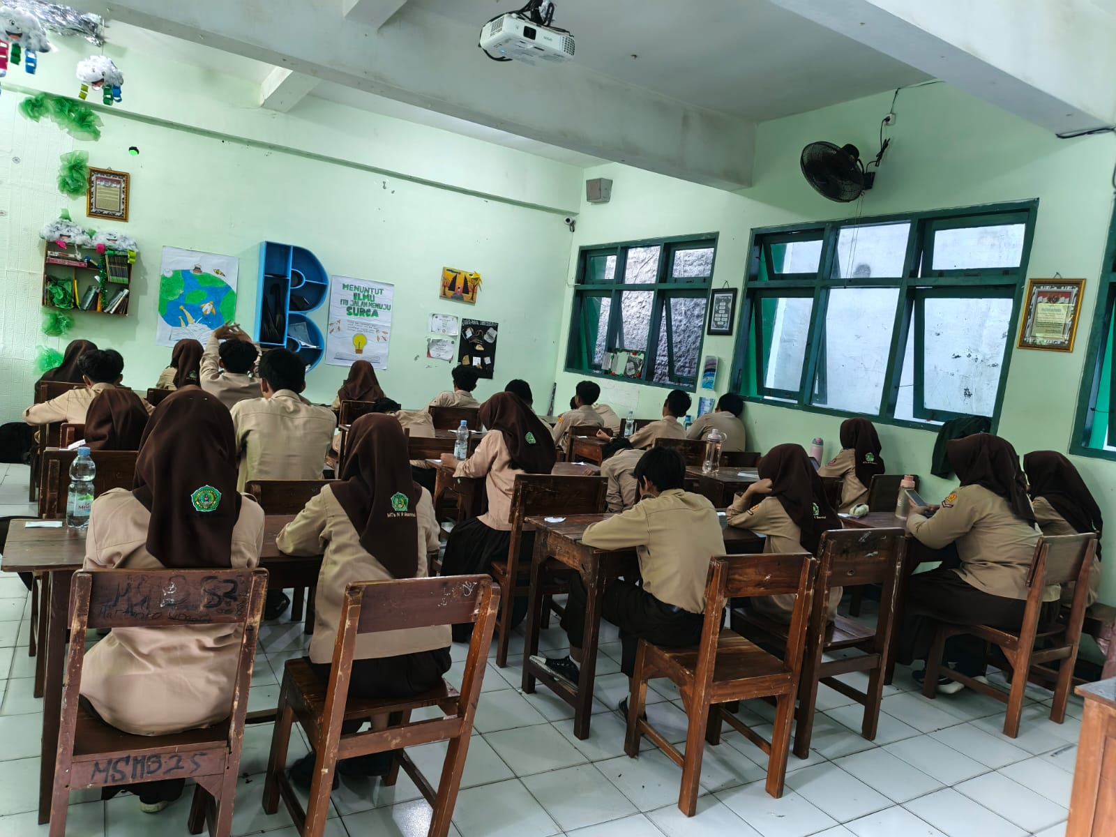Bahasa hingga Tata Cara Ibadah, ASAT Hari Ketiga di MTsN 9 Bantul Berjalan Lancar dan Tertib