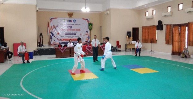  Siswa Kelas 7E MTsN 9 Bantul Tampil di O2SN Karate Tingkat Kabupaten Bantul