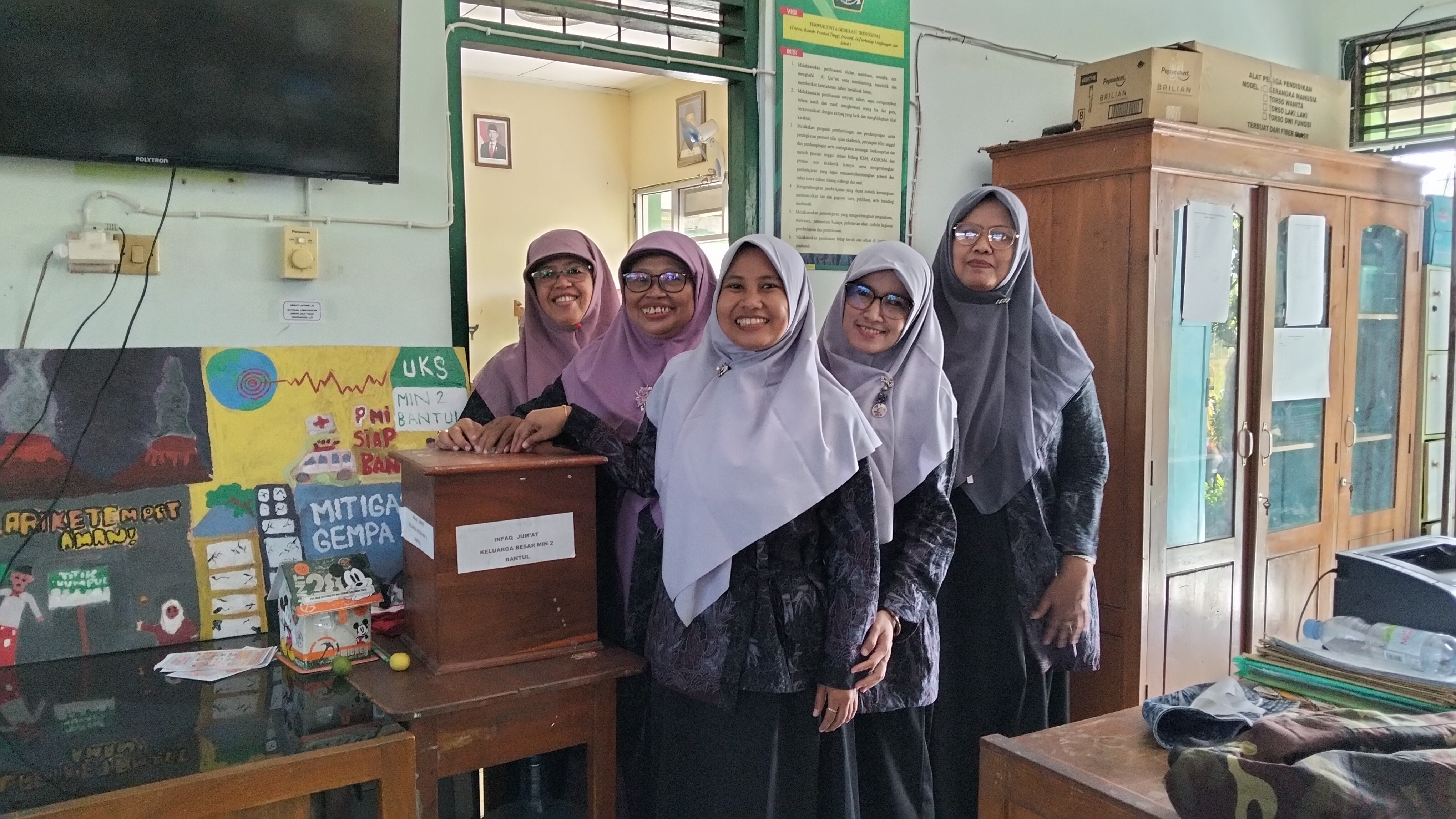 Guru dan Pegawai MIN 2 Bantul Laksanakan Gerakan Infak Jumat Bertepatan 10 Muharram 1448 H