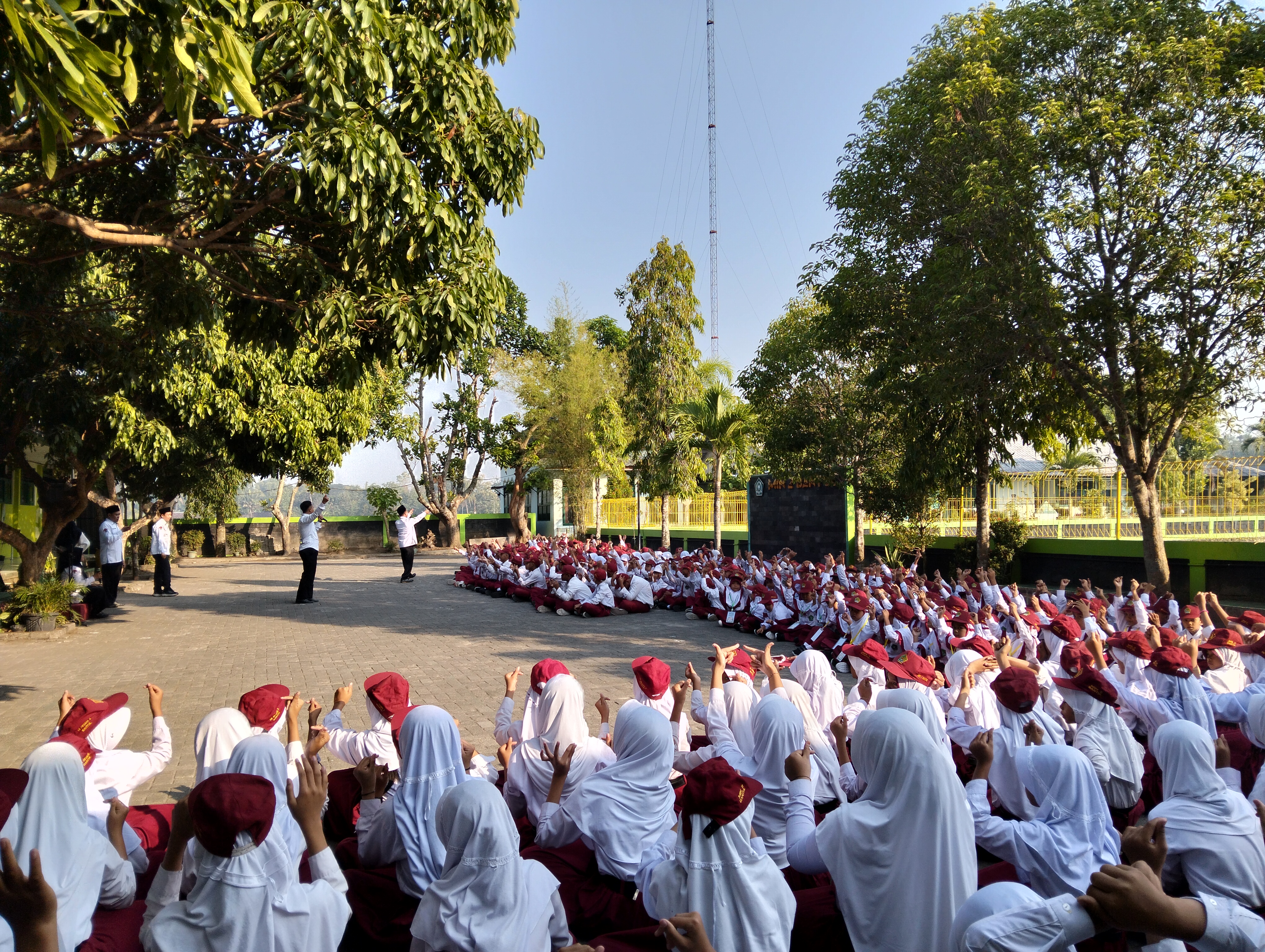 Sosialisasikan Jargon Trending untuk Siswa kelas I
