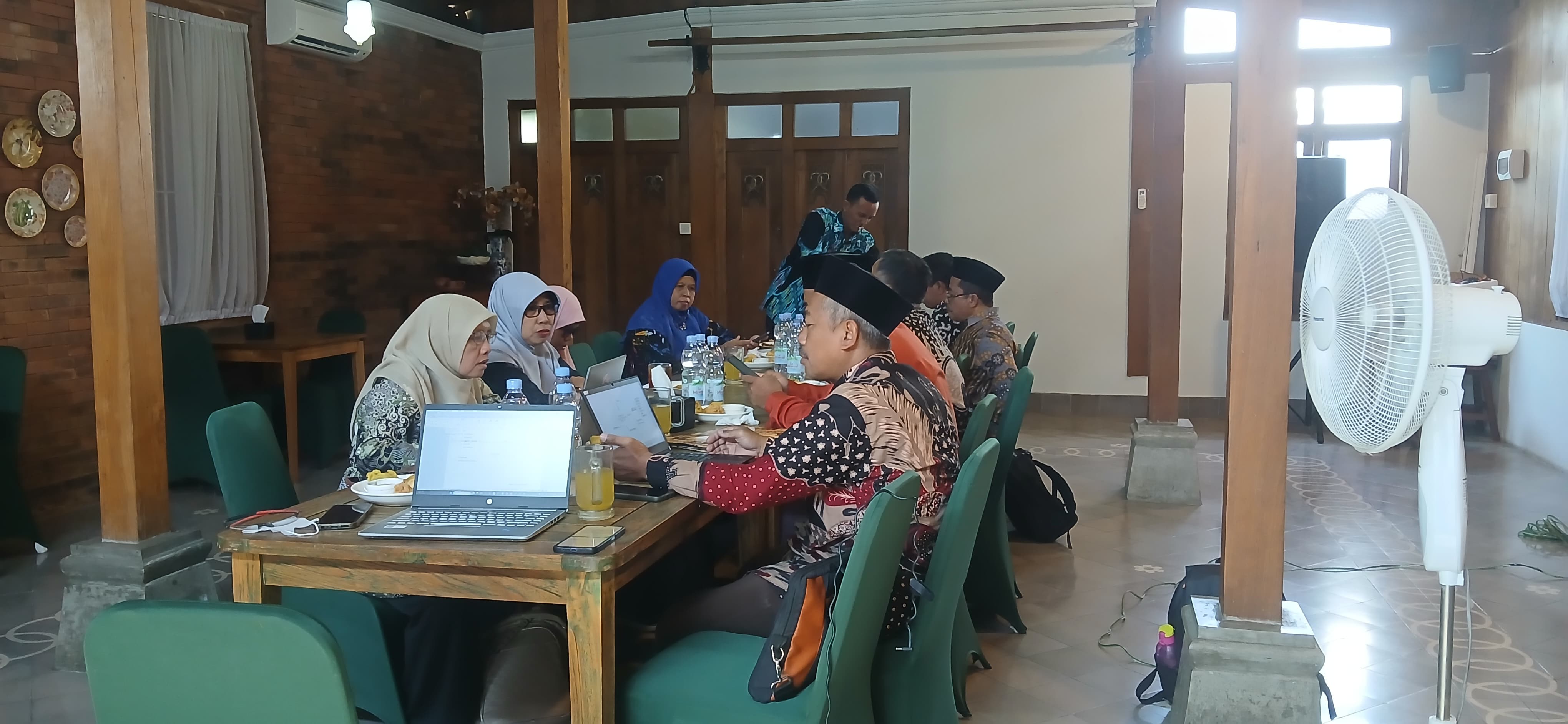 Kepala MIN 2 Bantul Hadiri Rapat Evaluasi dan Pembubaran Panitia PERKASISMA MI Kabupaten Bantul