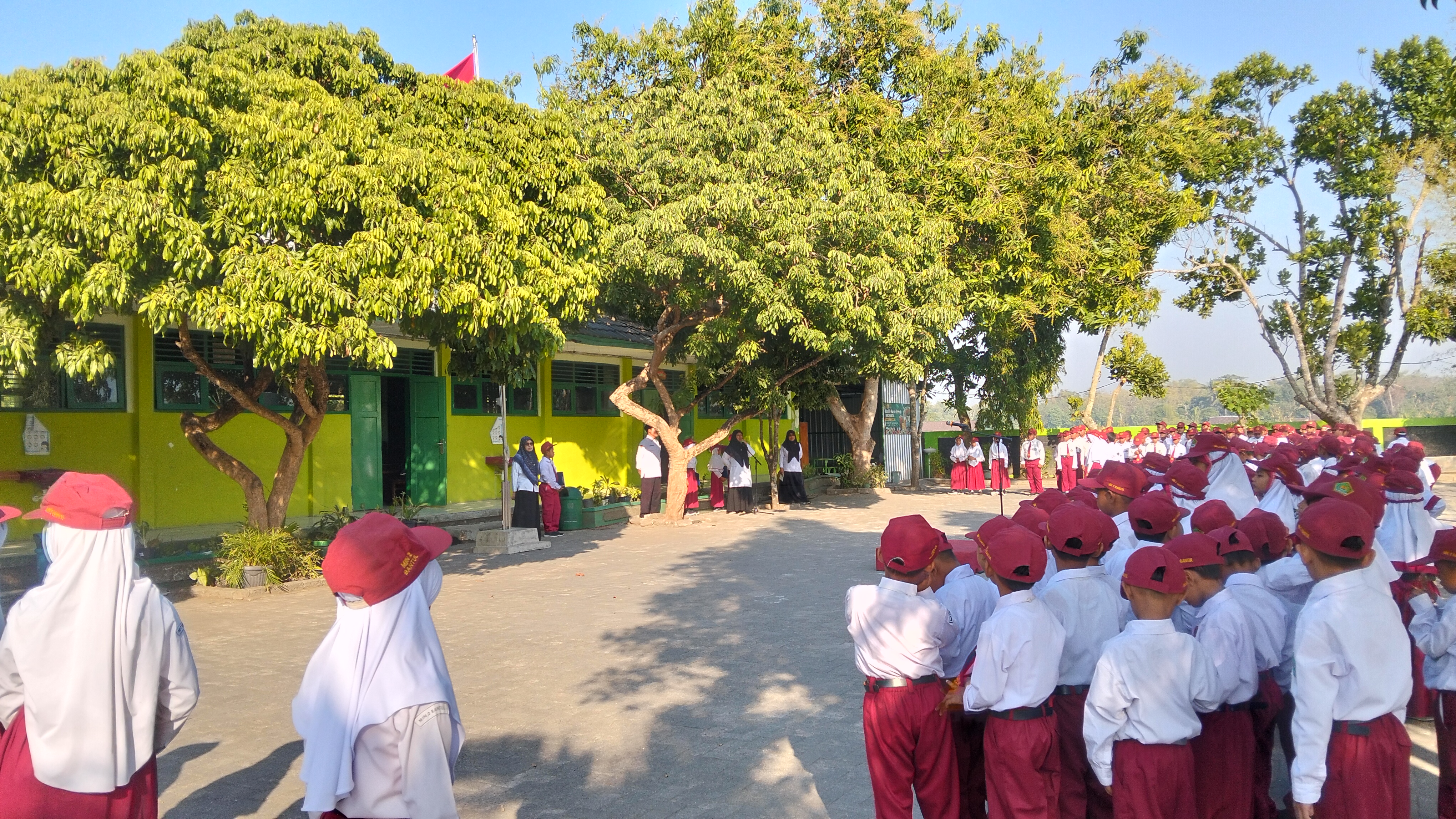 Upacara Bendera MIN 2 Bantul: Tanamkan Sikap Saling Menghargai dan Semangat Kemerdekaan