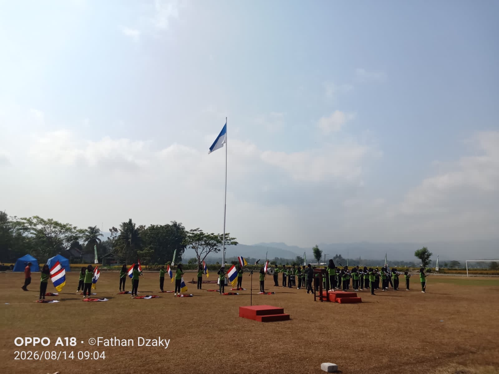 Drumband Gema Puspita MIN 2 Bantul Ikuti Gladi untuk Persiapan Tampil pada Upacara Penurunan Bendera