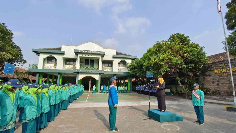 MTsN 2 Bantul Peringati Hari Kesaktian Pancasila dengan Upacara Bendera