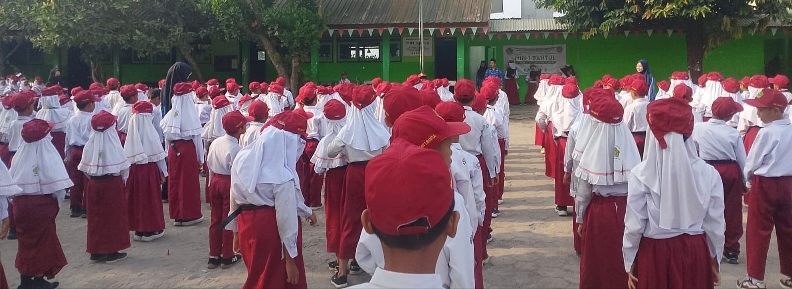 Upacara Memperingati Hari Kesaktian Pancasila 