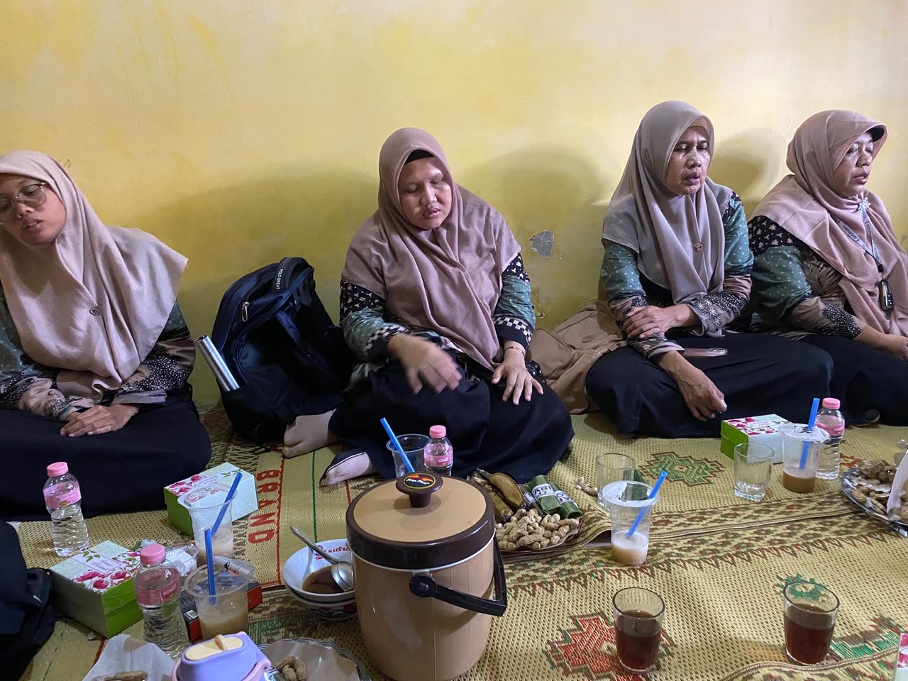 Menyulam Kebersamaan dalam Mujahadah Jumat Pahing