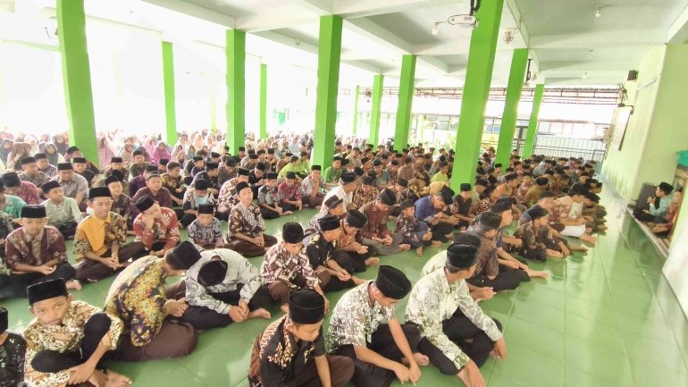 Jumat Pertama, MTsN 2 Bantul Gelar Mujahadah untuk Ketenangan Belajar