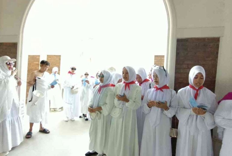 Langkah Penuh Semangat, Murid MTsN 2 Bantul Jalani Sai Safa-Marwah