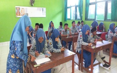 Siswa-Siswi MTsN 5 Bantul Antusias Ikuti Assesmen Tengah Semester Gasal Mapel IPA