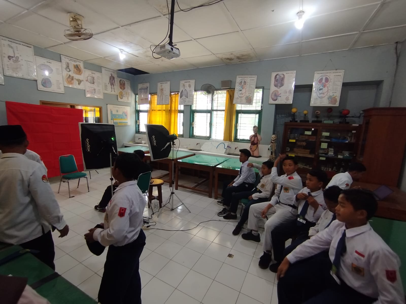 Inovasi Digitalisasi Madrasah, Siswa Kelas VII MTsN 7 Bantul Jalani Foto Kartu Pelajar Terintegrasi 