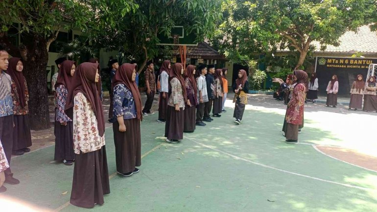 Semangat Nasionalisme, Anggota OSIM MTsN 6 Bantul Latihan Paduan Suara
