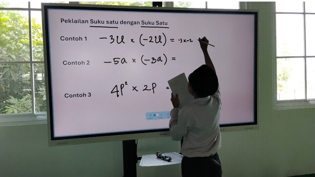 Siswa VII E MTsN 6 Bantul Manfaatkan IFP dalam Pembelajaran Matematika