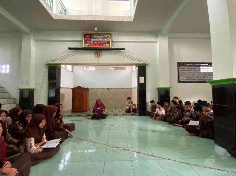 JUARA Dibuka dengan Tasmi’: Juz 29 Menggema di Musala Al Hikmah MTsN 6 Bantul