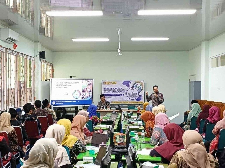 Kahoot hingga Praktik: Workshop GEMBIRA MTsN 6 Bantul Bikin GTK Lupa Waktu