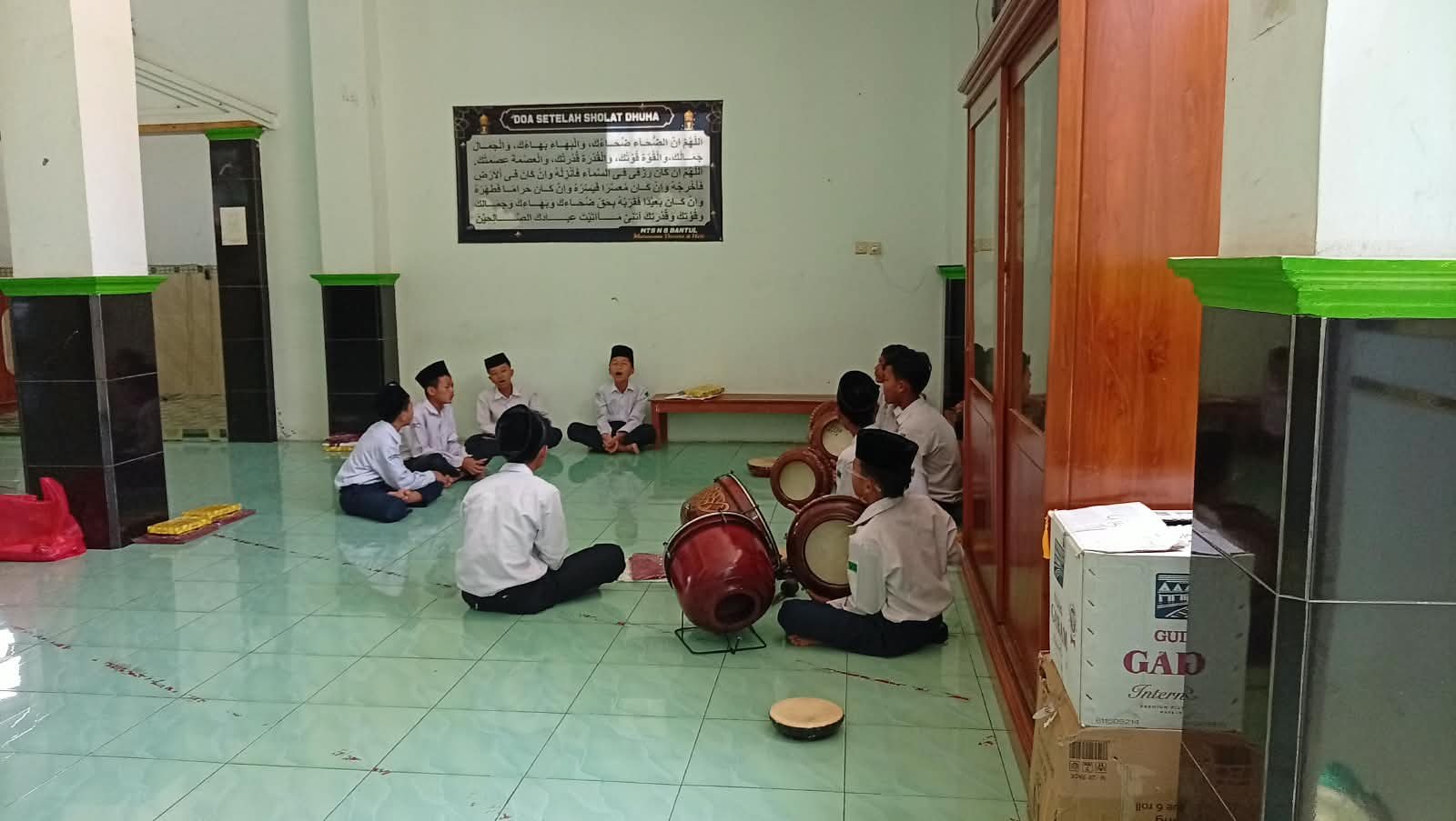 Ekstrakurikuler Hadroh MTs N 6 Bantul Masuk Pendalaman Vokal dan Iringan Lagu