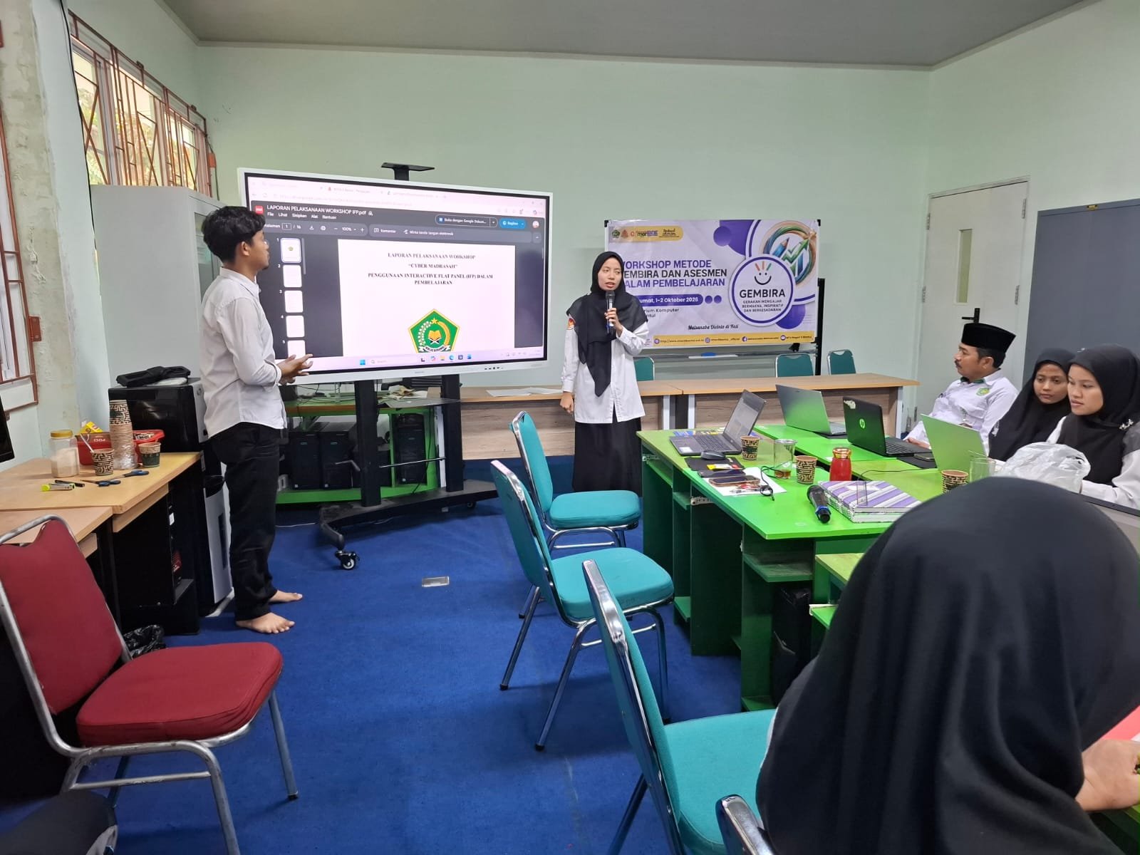 Kolaborasi Staf TU dan Waka Humas MTsN 6 Bantul Sosialisasikan Aplikasi Lagimantul