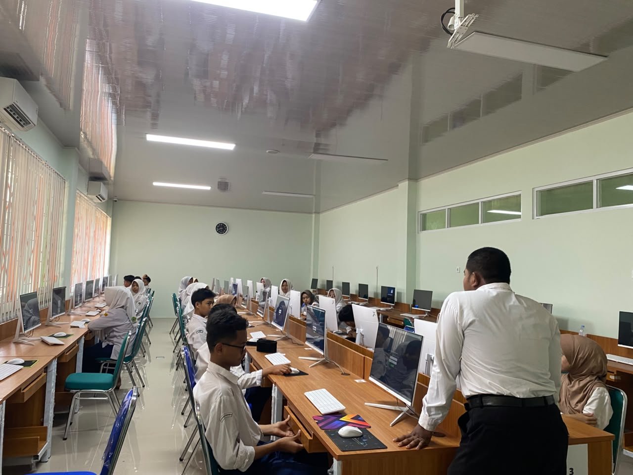 Simulasi Tryout Kelas 9A Berjalan Optimal dengan Dukungan Sistem Digital