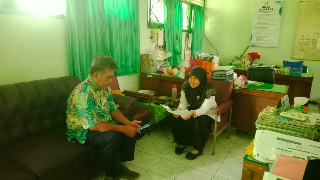 Mantapkan Langkah Menuju OMI Riset Nasional 2026, Waka Kesiswaan Lakukan Koordinasi Bersama Pembimbi