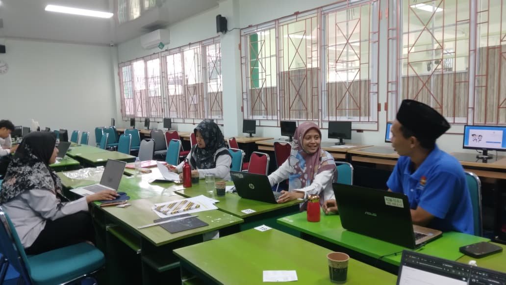 Tutor Sebaya Persiapkan Guru MTsN 6 Bantul Hadapi AKGTK