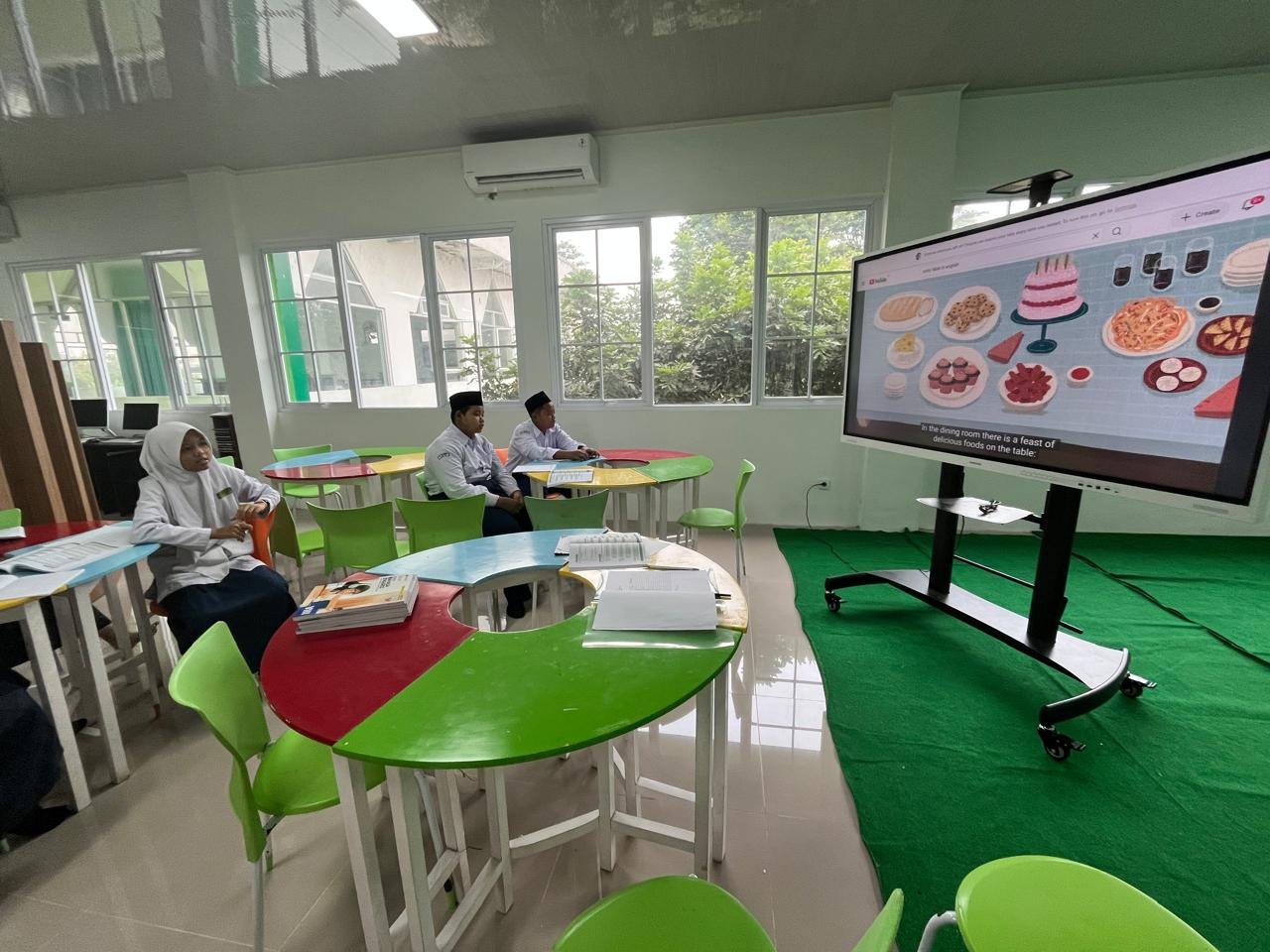 English Morning Club Matsanaba, Dari 'Silent Reading Menuju Reading Aloud'