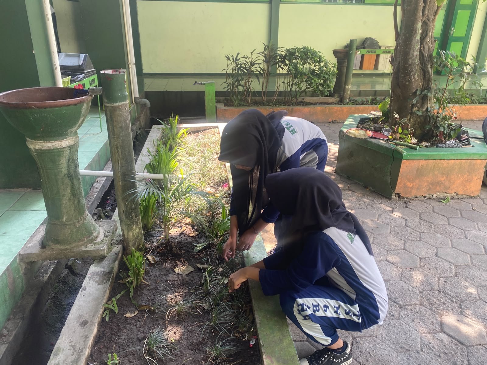 Dukung Adiwiyata, Siswa MTsN 6 Bantul Tuangkan Kepedulian Lingkungan dalam Puisi Rakyat
