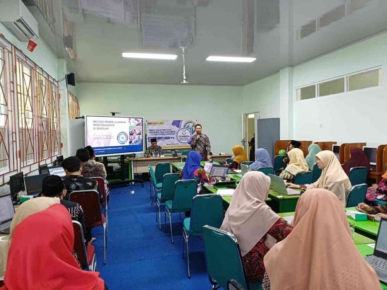 Setiawan Pujiyono Membersamai Guru Pegawai MTsN 6 Bantul