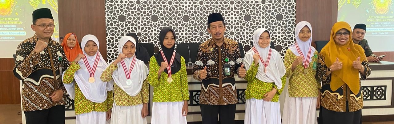 Dua Srikandi MINSABA Hadiri Penyerahan Medali Juara OMI 2026