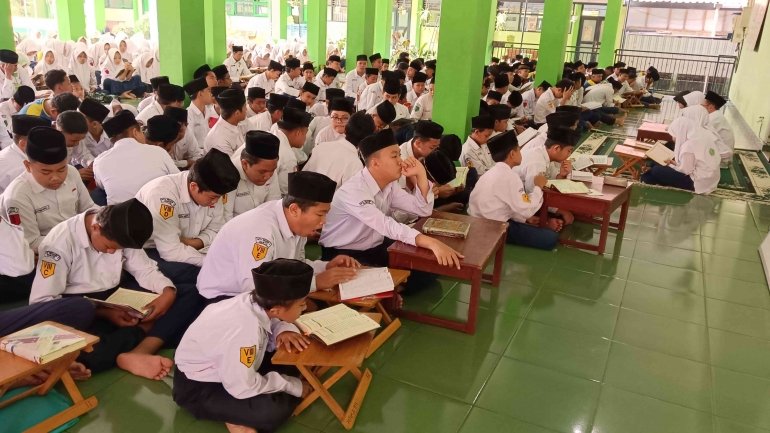 Penguatan Tahfidz Gantikan Upacara, Murid MTsN 2 Bantul Simak Hafalan Juz 1