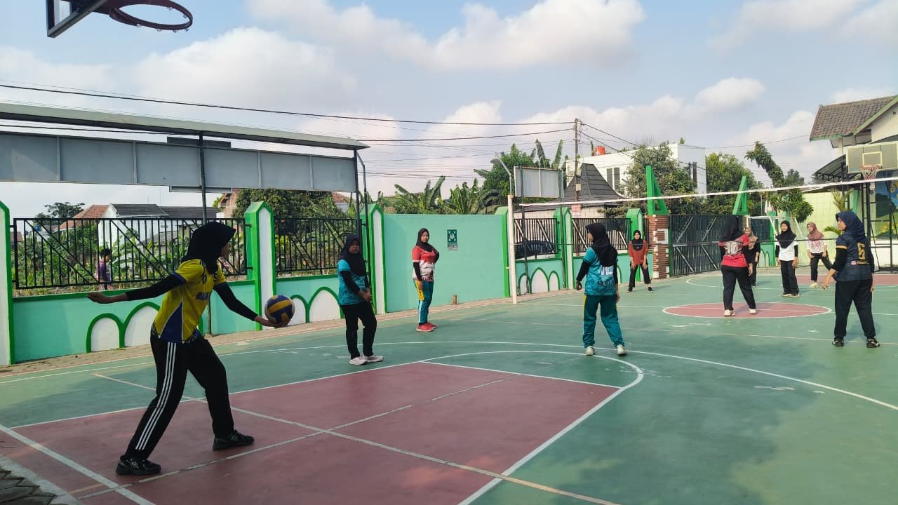 Semangat Membara! Tim Voli Putra-Putri MTsN 9 Bantul Tancap Gas Jelang PKM