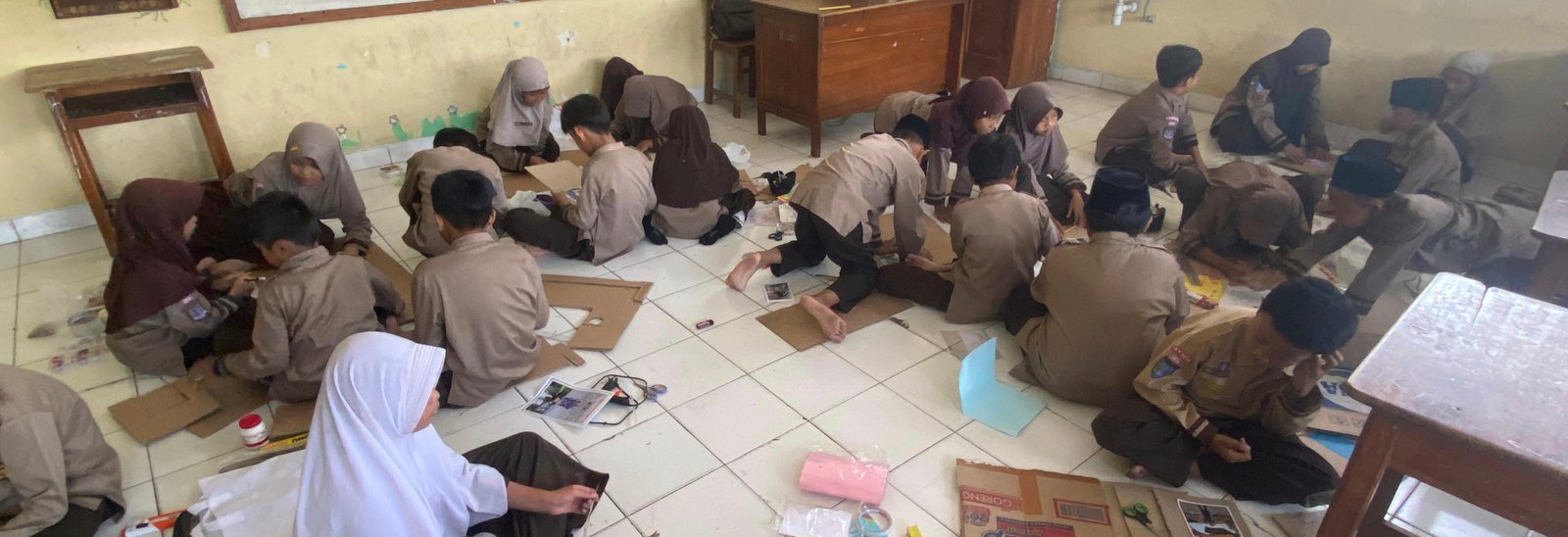 Dari Barang Bekas Menjadi Karya Berkelas