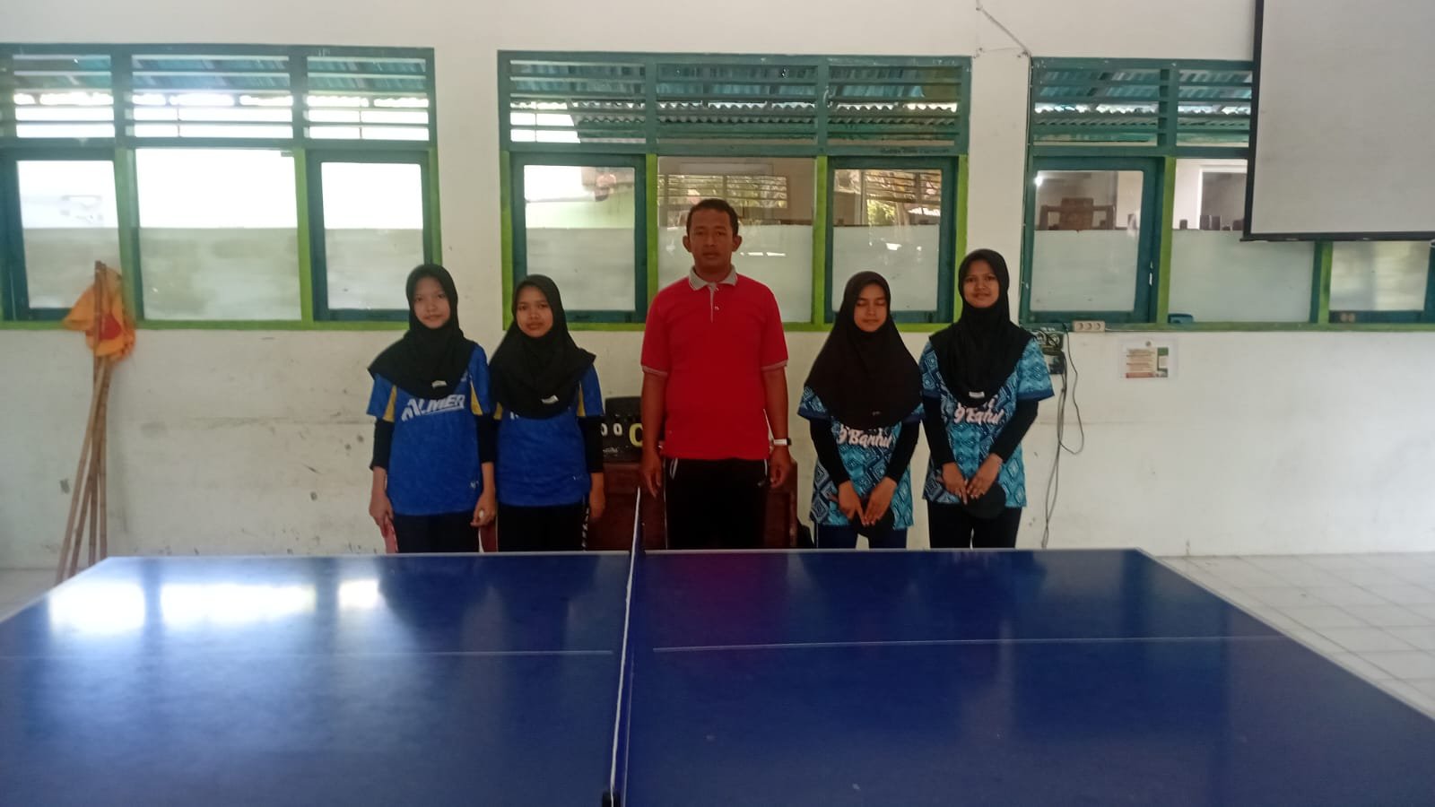 MTsN 9 Bantul Ramaikan Ajang PKM melalui Lomba Tenis Meja Ganda Putri