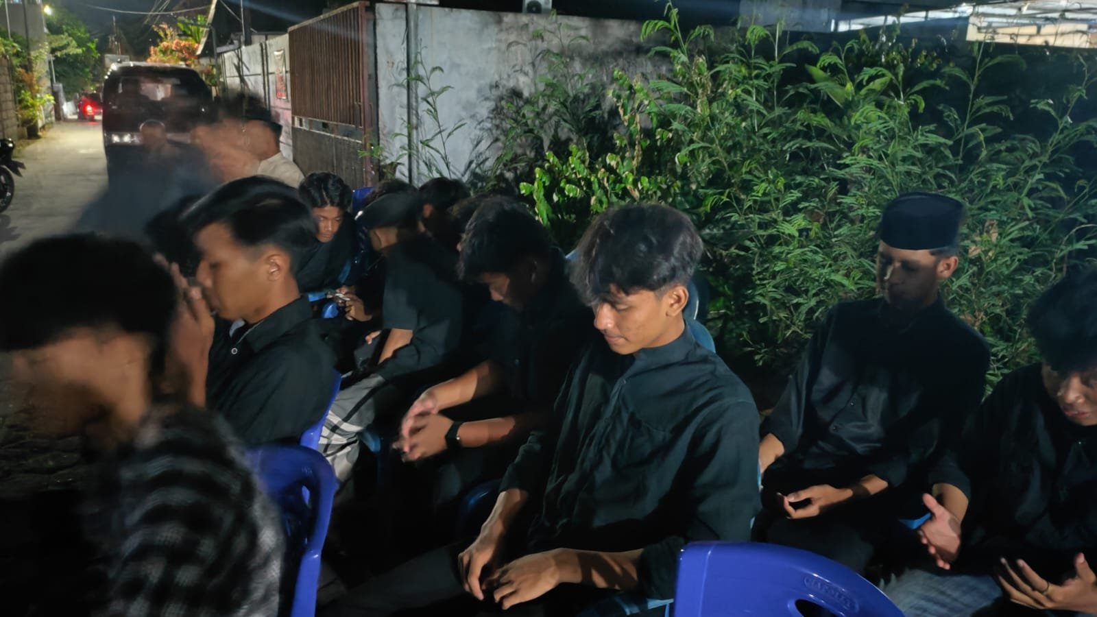 Teman-teman Mirza MTsN 9 Bantul Bertakziah, Hadir Menguatkan di Tengah Duka