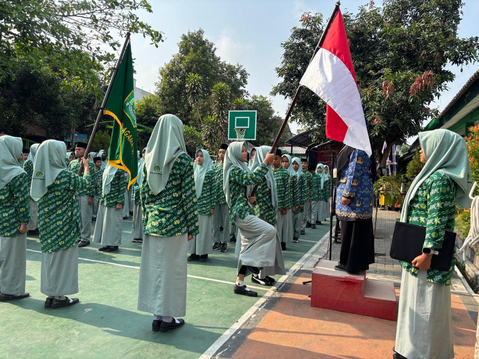 Estafet Kepemimpinan, Sertijab Pengurus OSIM MTsN 9 Bantul Periode 2026/2027 Resmi Digelar