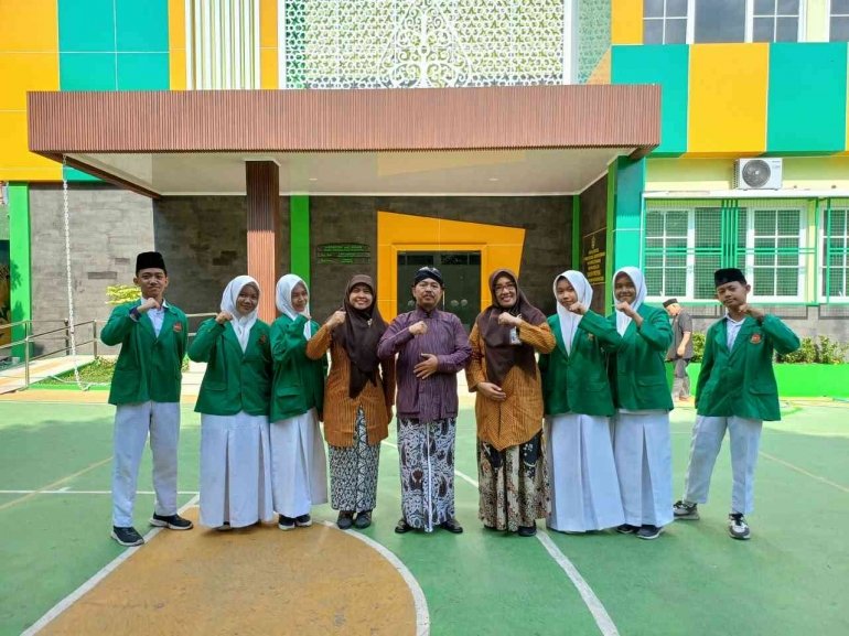 Apresiasi Dedikasi Purna OSIM, Kepala MTsN 6 Bantul Puji Keberhasilan