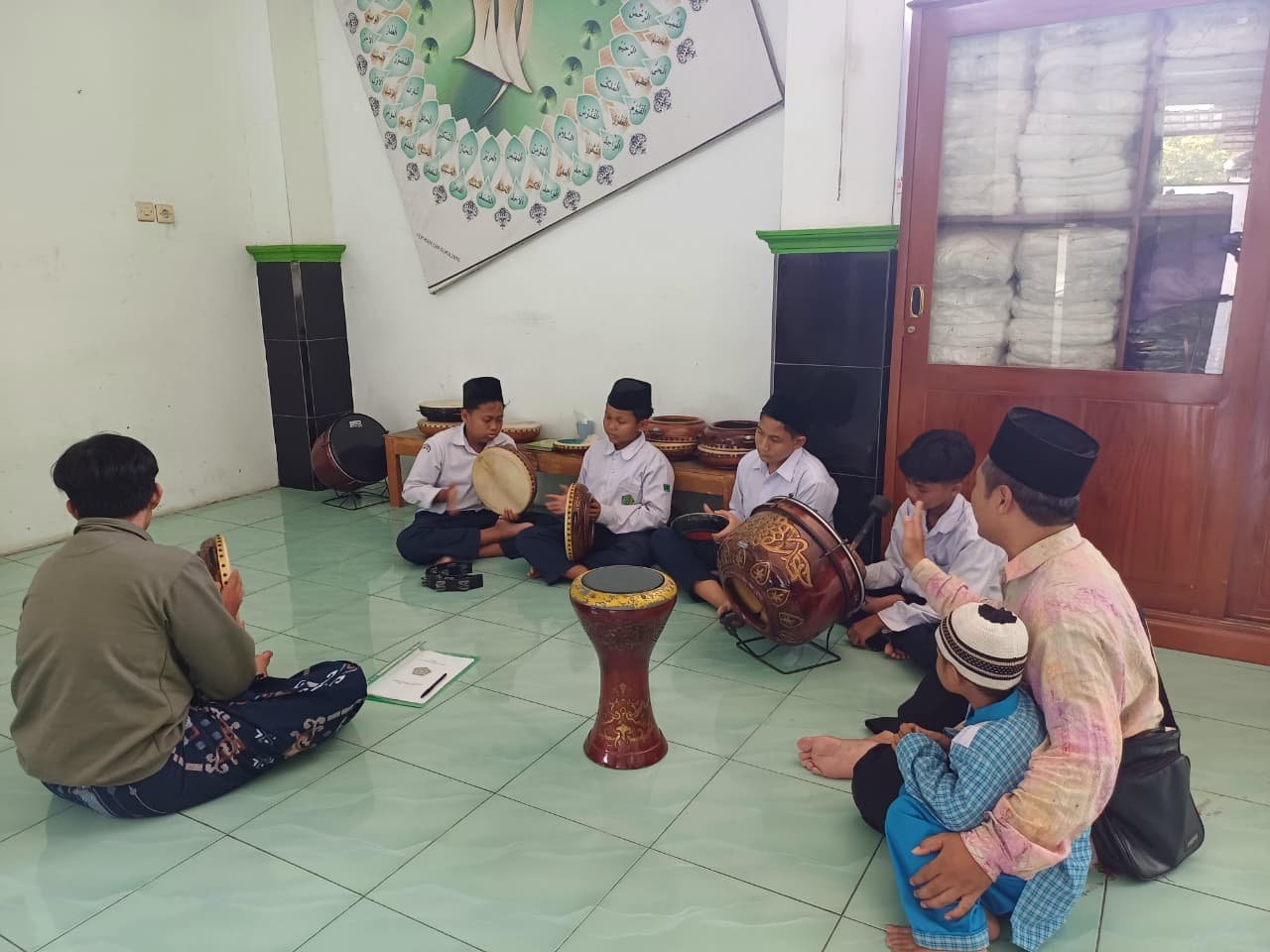 Hadroh Putra MTsN 6 Bantul, Merajut Irama, Memperkuat Kekompakan Siswa