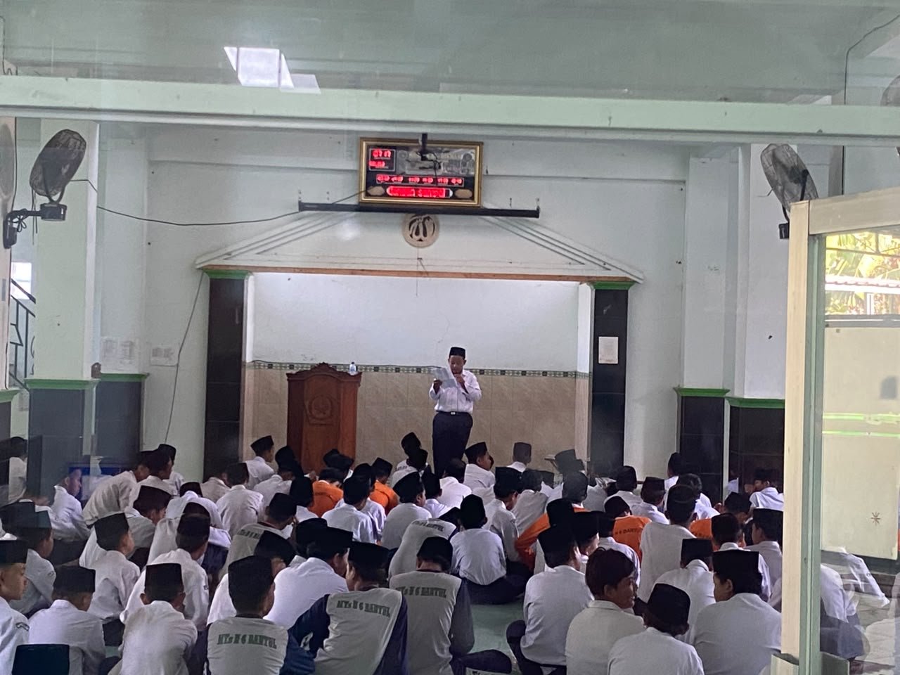 Menebar Akhlak Mulia, Siswa MTsN 6 Bantul Gaungkan Indahnya Menghargai