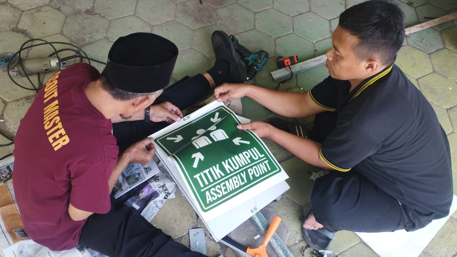 MTsN 6 Bantul Lengkapi Sarana dan Prasarana SPAB dengan Pemasangan Tanda Titik Kumpul