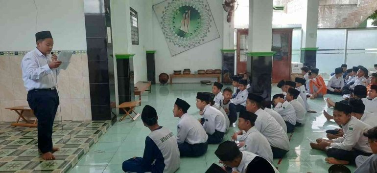 Pesan Inspiratif Kitobah Pagi MTsN 6 Bantul: Pintar Saja Tidak Cukup!